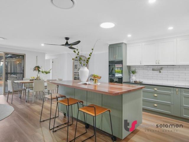 Spacious Family Living in the Prestigious Ormiston College Precinct