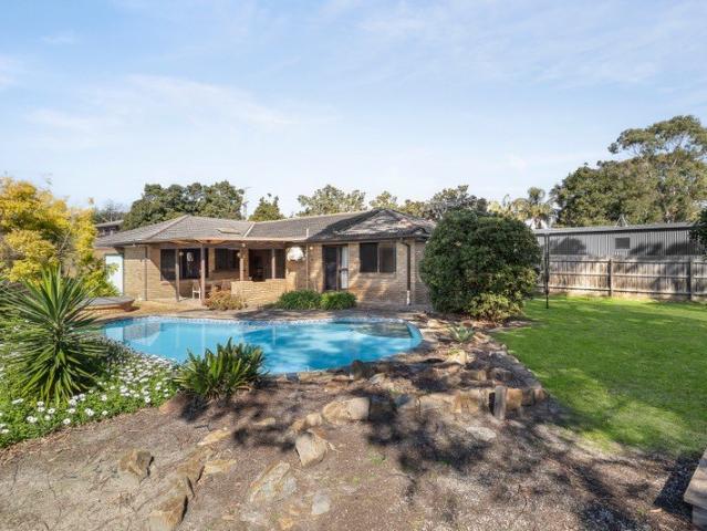 Spacious Family Living in the Prized Frankston High Zone