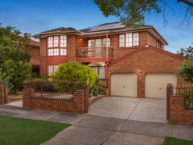 Spacious Family Living in the Sought After Avondale Park Estate Approx. 40sq