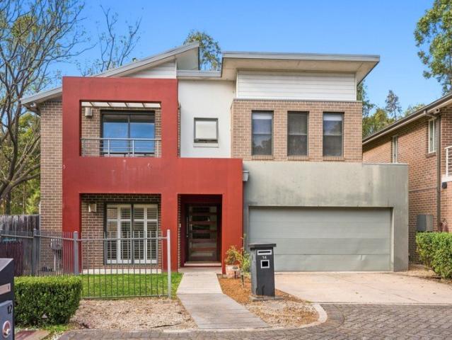 Spacious Family Living in Waterside Estate