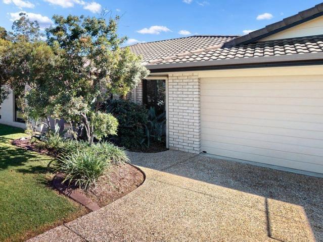 Spacious Family Living Positioned on Large 600sqm Block