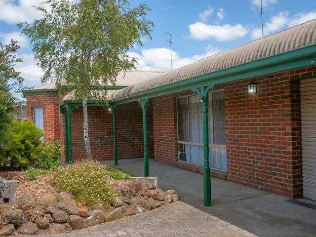 Spacious Family Living in the Heart of Leopold