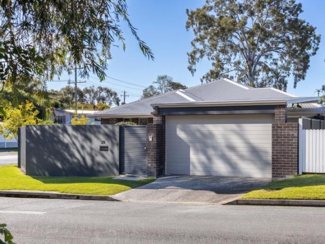 Spacious Family Living: Stylish Single Level Metricon Design & Build