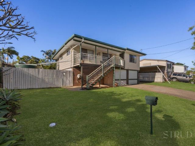 SPACIOUS FAMILY LIVING | THIS WON'T LAST LONG!