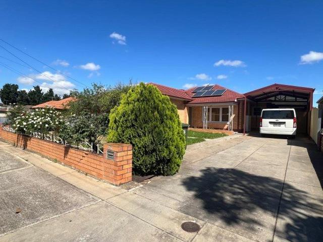Spacious Family Living with 4 Bedrooms, 2 Bathrooms and 2 Separate Living Areas in Convenient Kilburn Location