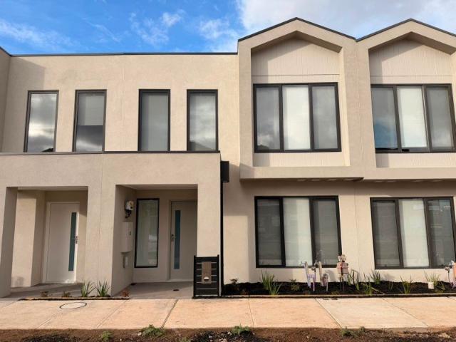 Spacious Family Living with 4 Bedrooms plus Study