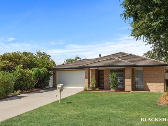Spacious Family Living with Coastal Charm in Broulee