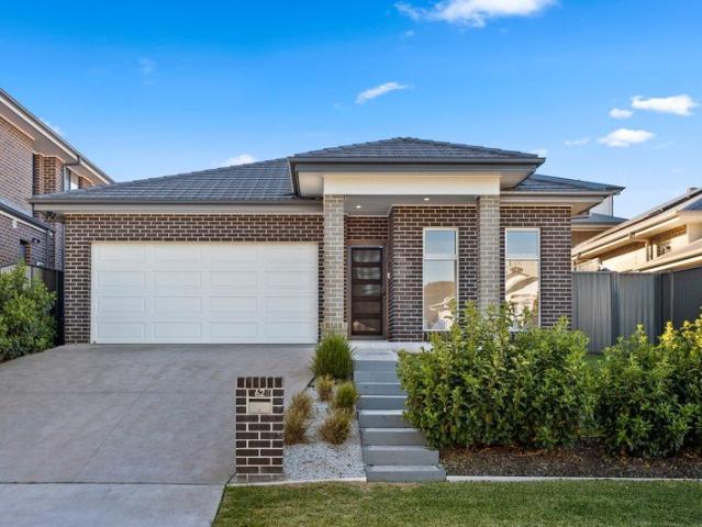 Spacious Family Living with Contemporary Style