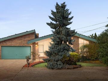 Spacious Family Living with Character, Multiple Living Zones & Exceptional Outdoor Entertaining