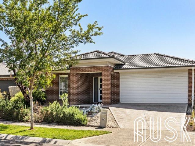 Spacious Family Living with a Dedicated Study in a Prime Point Cook Location