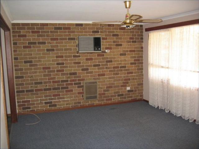 Spacious Family Living with a Generous Backyard in Elizabeth East