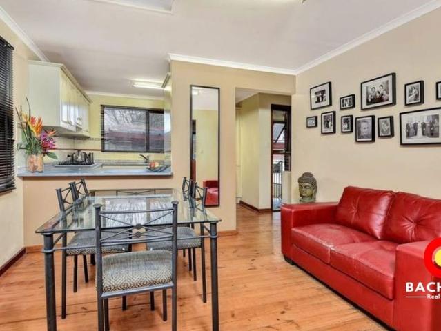 SPACIOUS FAMILY LIVING WITH A HUGE OUTDOOR ENTERTAINING AREA!