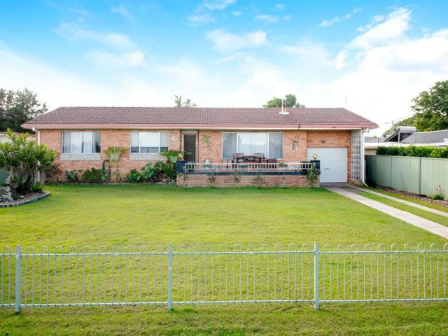 Spacious Family Living with a Huge Detached Studio