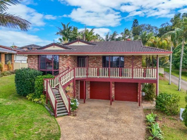 Spacious Family Living With a Pool in East Kempsey!