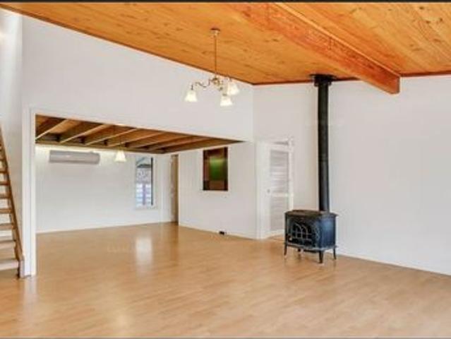Spacious Family Living with a pool in Sought After Stonyfell