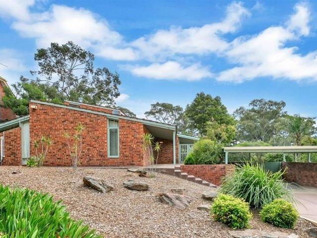 Spacious Family Living with a pool in Sought After Stonyfell