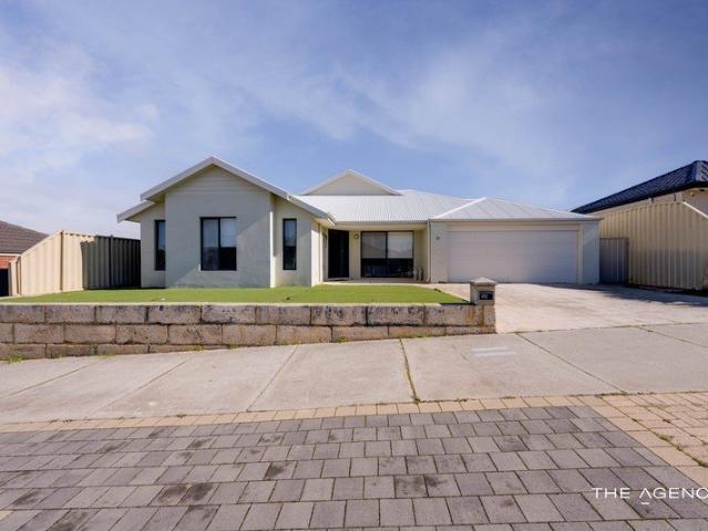 SPACIOUS FAMILY LIVING WITH A POOL & PLENTY OF ROOM TO GROW