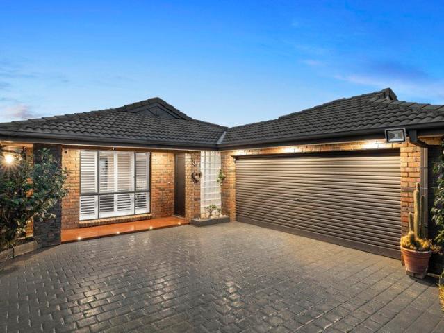 Spacious Family Living with a Poolside Lifestyle