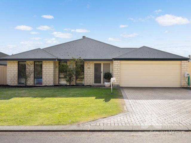 Spacious Family Living with a Powered Shed & Side Access