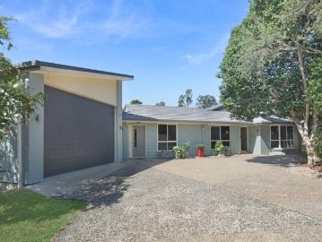 Beautiful Home with Large Shed in a Quiet Neighbourhood