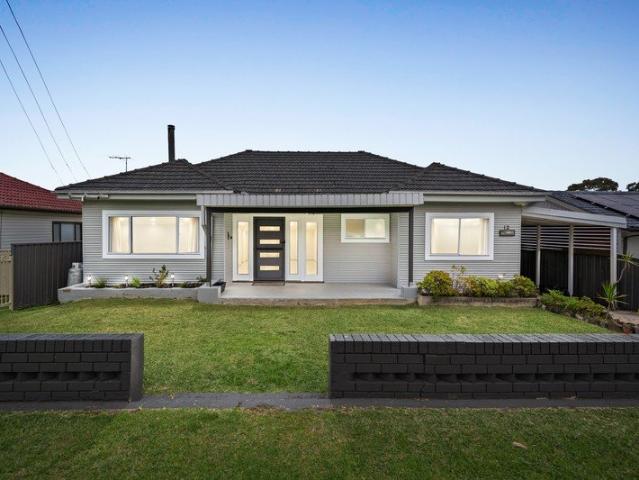 Spacious Family Living with a Separate Studio!