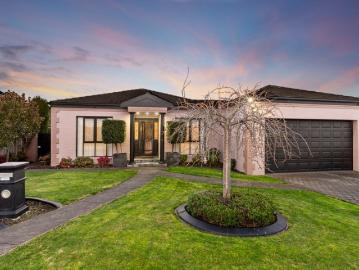 Spacious Family Living with an Exceptional Shed in a Tightly Held Invermay Park Location