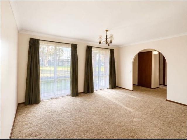 Spacious Family Living with Beautiful Rural Views, Just Minutes from Uralla