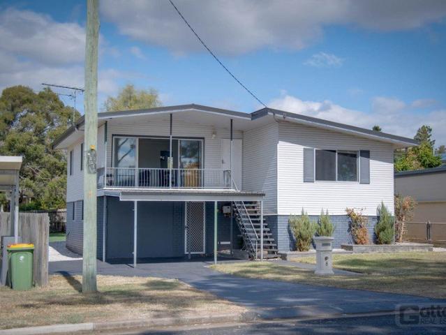 SPACIOUS FAMILY LIVING WITH DOWNSTAIRS RETREAT INCLUDING SECOND KITCHEN & BATHROOM