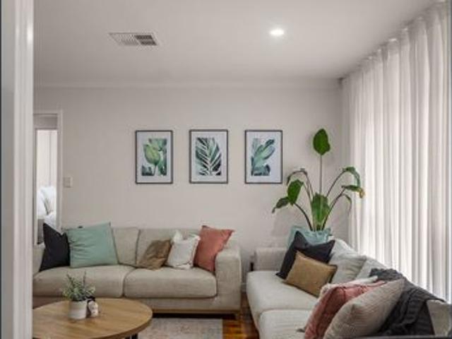 Spacious Family Living with Detached Rumpus Room