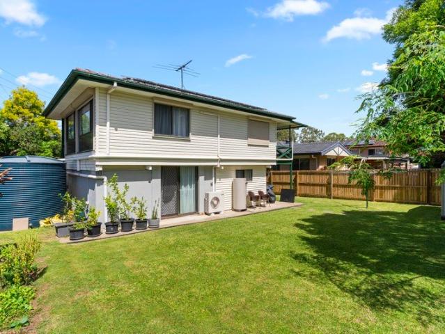 Spacious Family Living with Dual Level Flexibility in a Prime Position