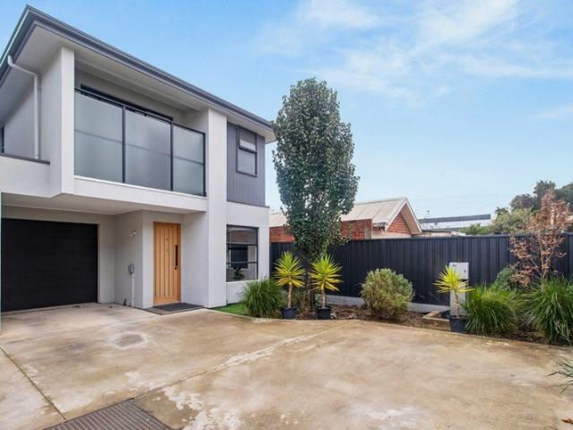 Spacious Family Living with Dual Living Areas in a Private Setting