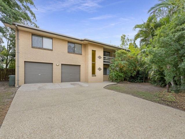 SPACIOUS FAMILY LIVING WITH DUAL LIVING AREAS IN MILLBANK