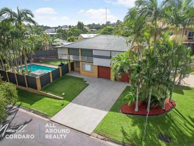 SPACIOUS FAMILY LIVING WITH DUAL LIVING POTENTIAL