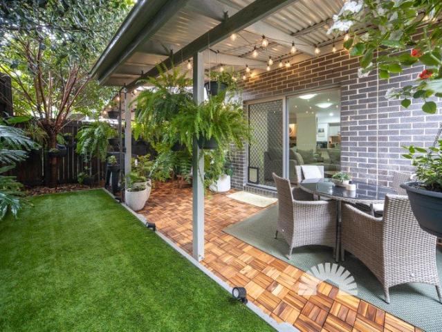 Spacious Family Living with Dual Master Suites in Dakabin