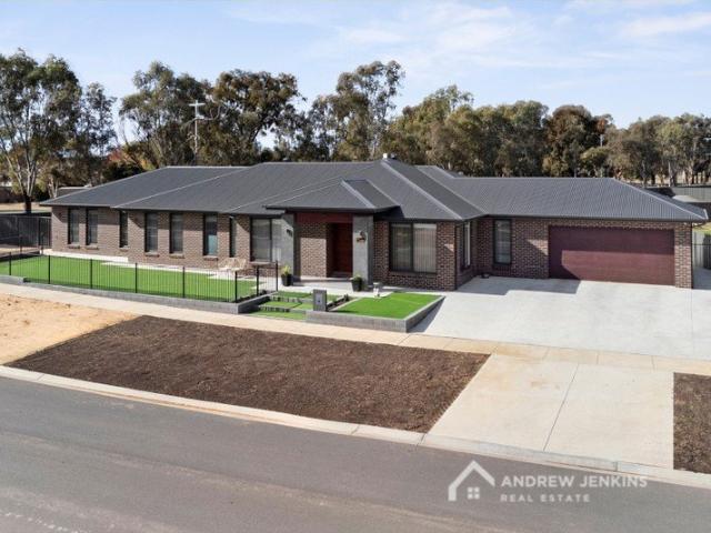 Spacious Family Living with Endless Possibilities