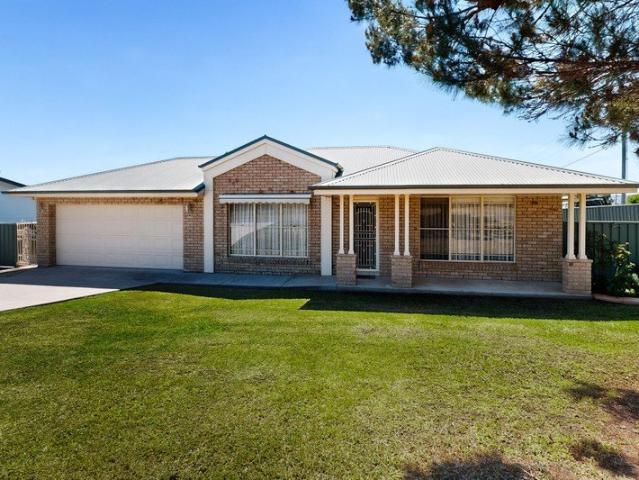 Spacious Family Living with Excellent Extras!