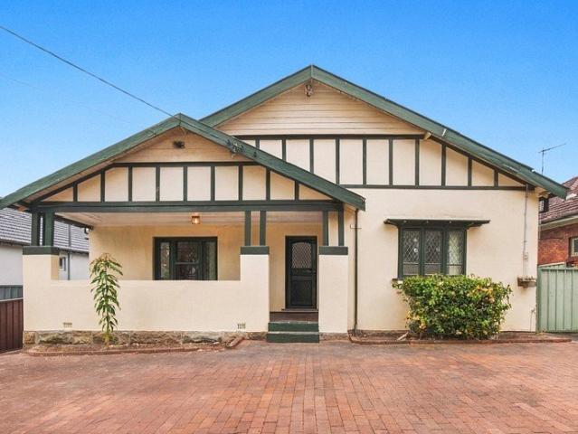 Spacious Family Living with Exceptional Connectivity and Future Potential