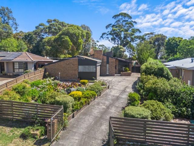 Spacious family living with Exceptional Garaging in Sought after Location