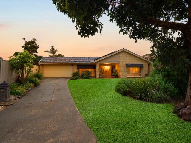 Spacious Family Living with Exceptional Entertaining on 994m²