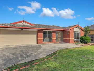 SPACIOUS FAMILY LIVING WITH EXCEPTIONAL ENTERTAINING APPEAL