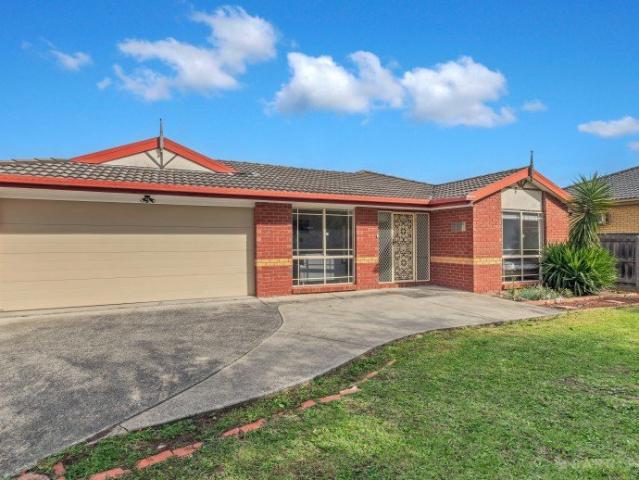 SPACIOUS FAMILY LIVING WITH EXCEPTIONAL ENTERTAINING APPEAL