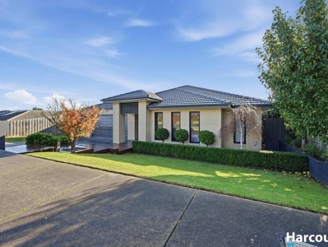 Spacious Family Living with Exceptional Entertaining Spaces!