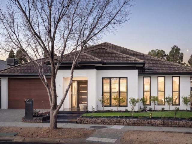 Spacious Family Living with Exceptional Indoor Outdoor Entertaining
