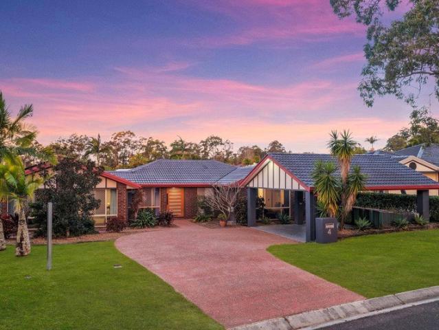 SPACIOUS FAMILY LIVING WITH EXCEPTIONAL OUTDOOR ENTERTAINING + POOL NEAR CORNUBIA FOREST!