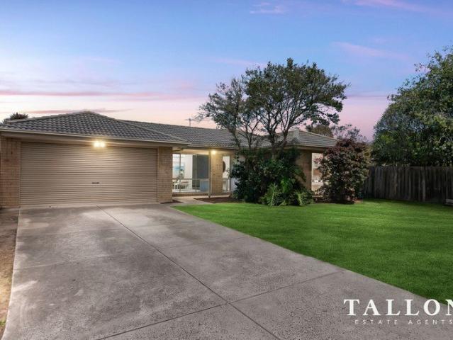 Spacious Family Living with Exceptional Space for Boats, Caravans & More!