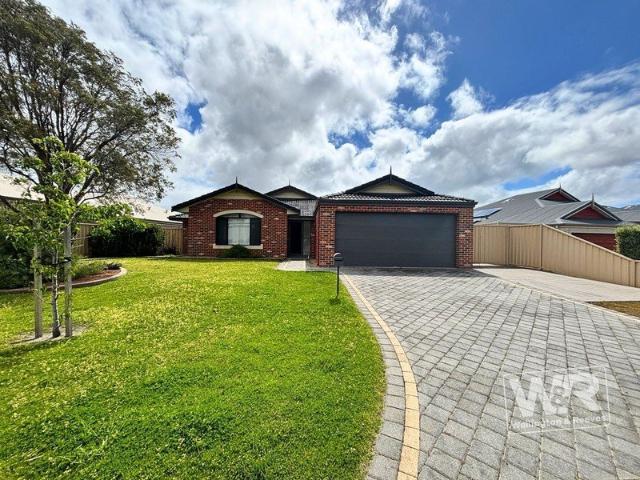 SPACIOUS FAMILY LIVING WITH EXCEPTIONAL PARKING & WORKSHOP