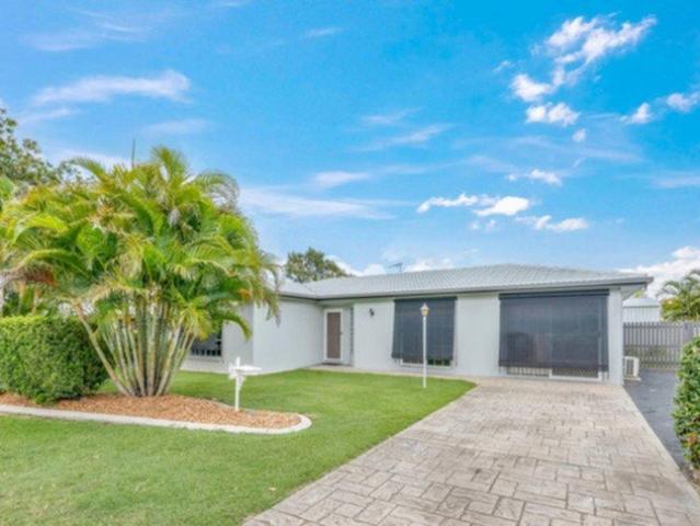 SPACIOUS FAMILY LIVING WITH EXPANSIVE ENTERTAINING IN THE HEART OF AVOCA
