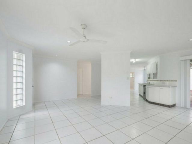 SPACIOUS FAMILY LIVING WITH EXPANSIVE ENTERTAINING IN THE HEART OF AVOCA