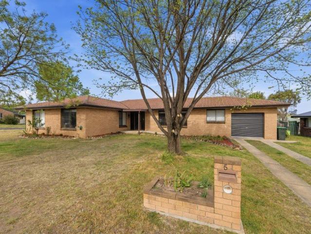 Spacious Family Living with Four Bedrooms & Two Living Areas