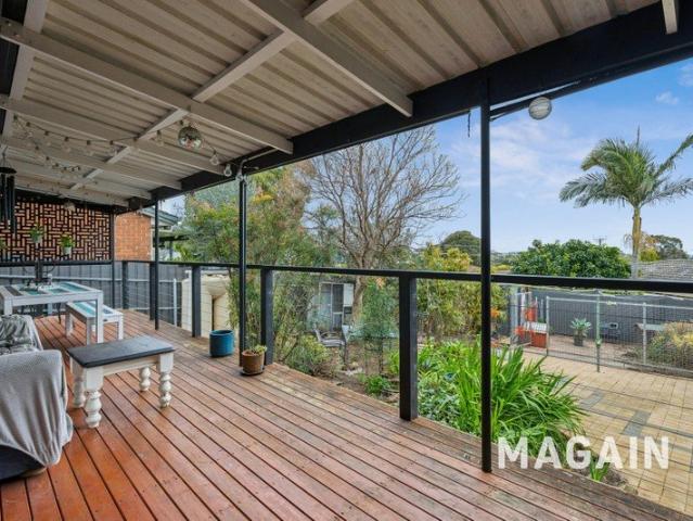 Spacious Family Living with fantastic Sea Views